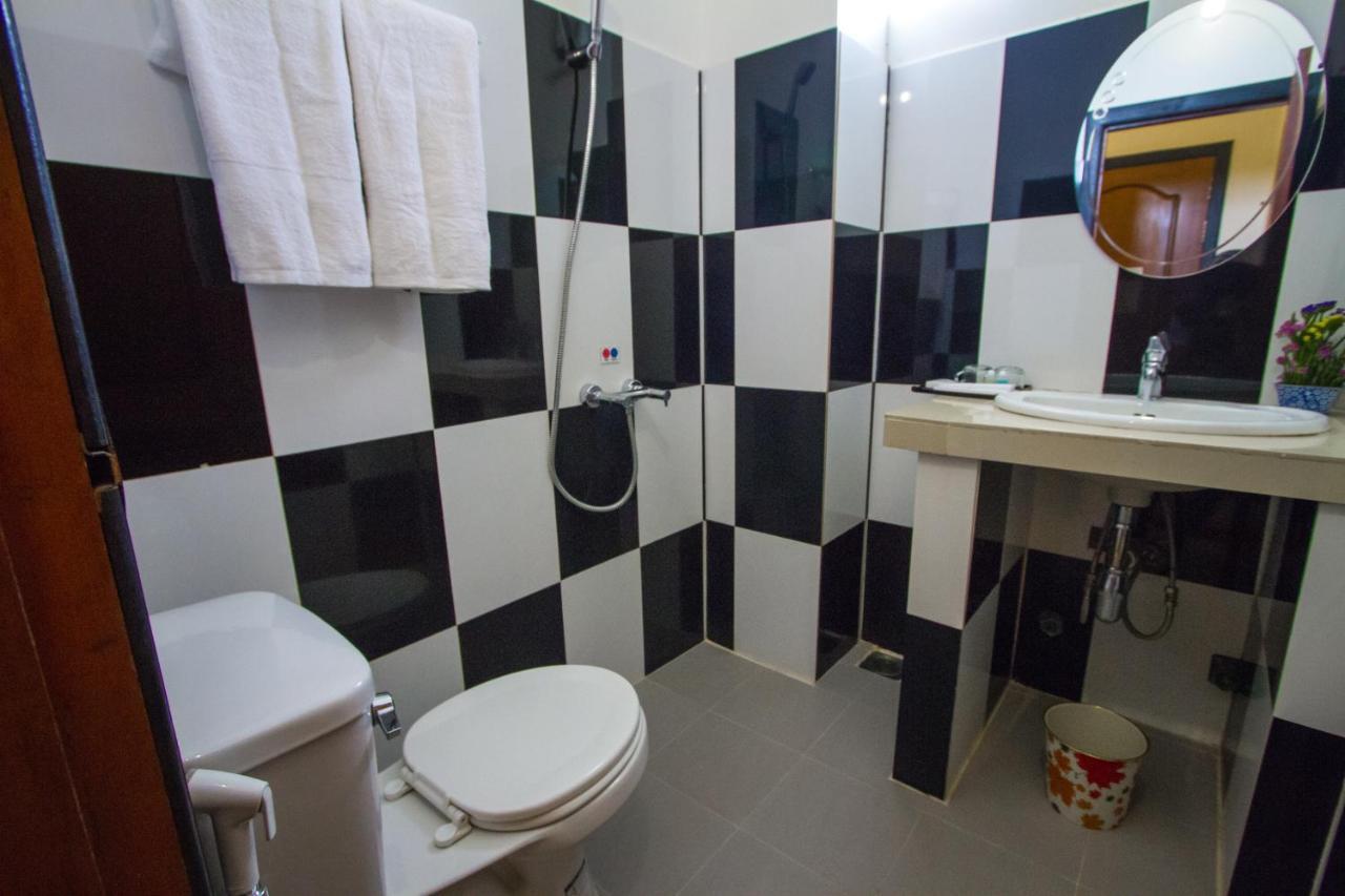 Botoum Hotel Sisophon Номер фото