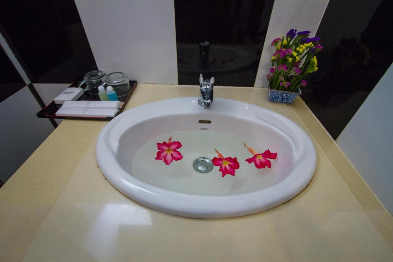 Botoum Hotel Sisophon Номер фото